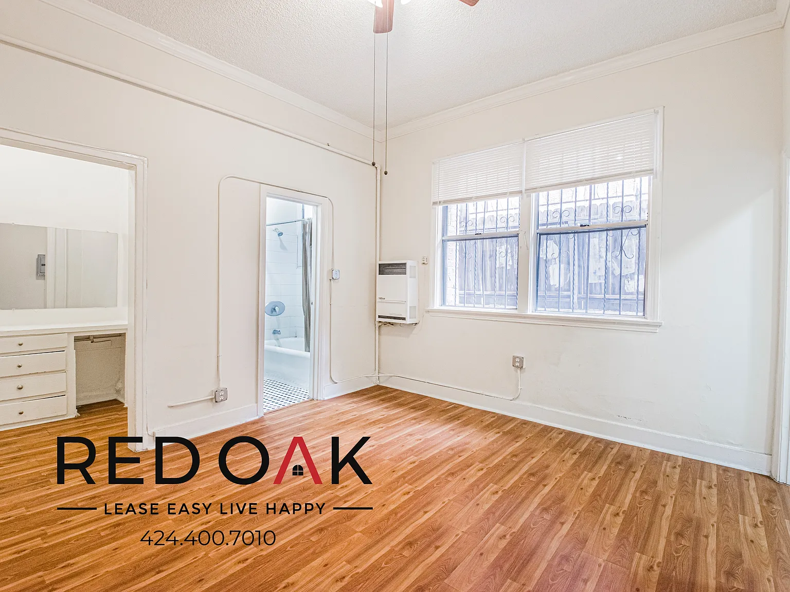 Vintage Inspired Studio with Eat-In Kitchen, Custom Built-Ins, and On-Site Laundry ~ In Prime Wes... — Photo 1