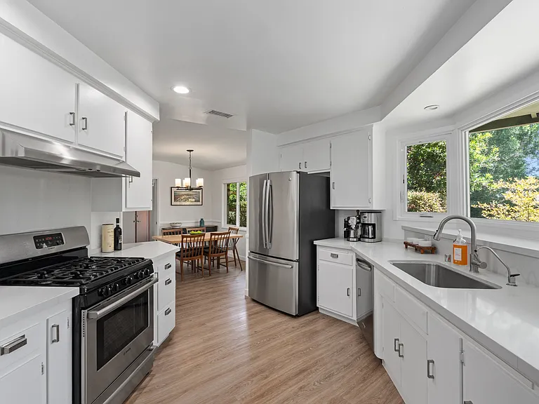 13 Kitchen