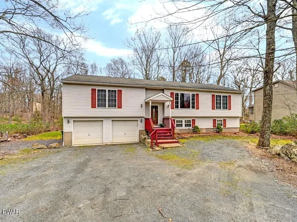 401 Maple Ridge Dr, Shohola, PA 18428