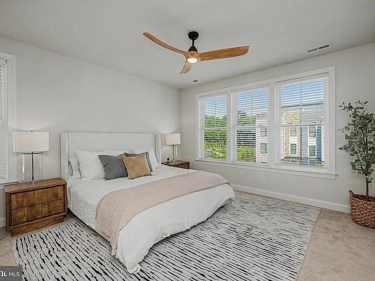 300 Squire Dr — Photo 22
