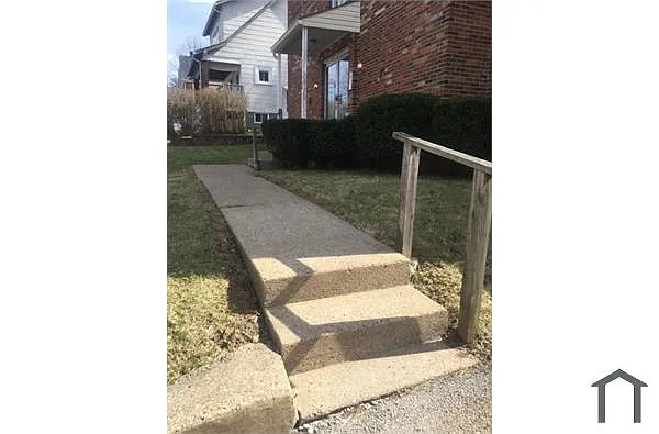 Building Photo - 1720 Wright St #8