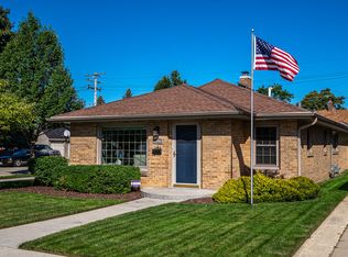 438 Romayne Ave, Racine, WI 53402