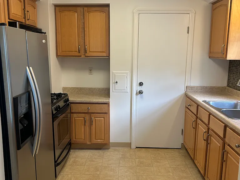 17425 Dartmouth Ave — Photo 4