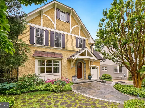 4004 Underwood St, Chevy Chase, MD 20815