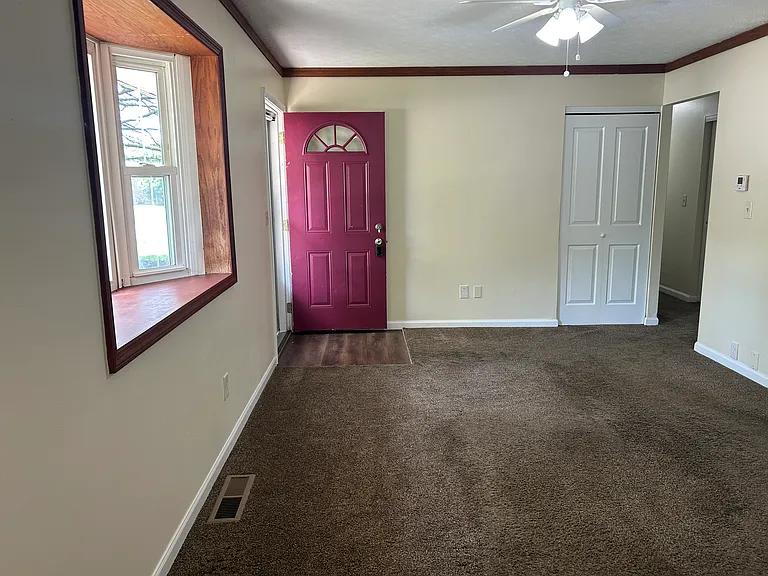 4783 Bradley Dr — Photo 3