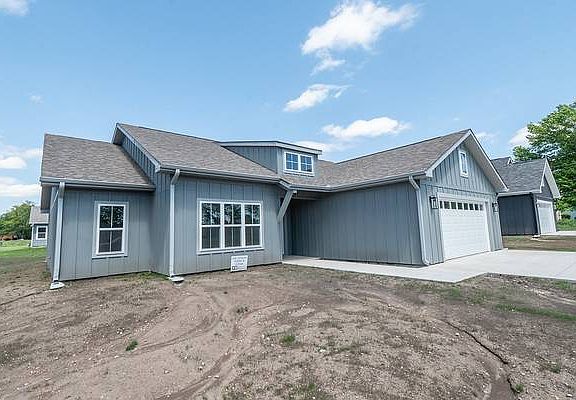 2nd image of 506 Catalpa