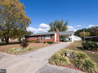 2 Oriole Dr, Cambridge, MD 21613