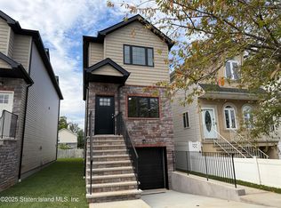 104 Burke Ave, Staten Island, NY 10314