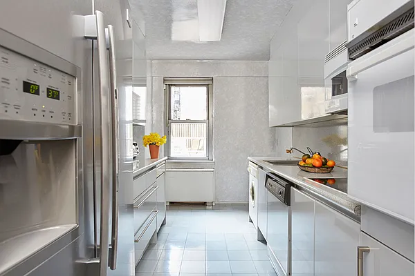 Sold by Stribling | media 5