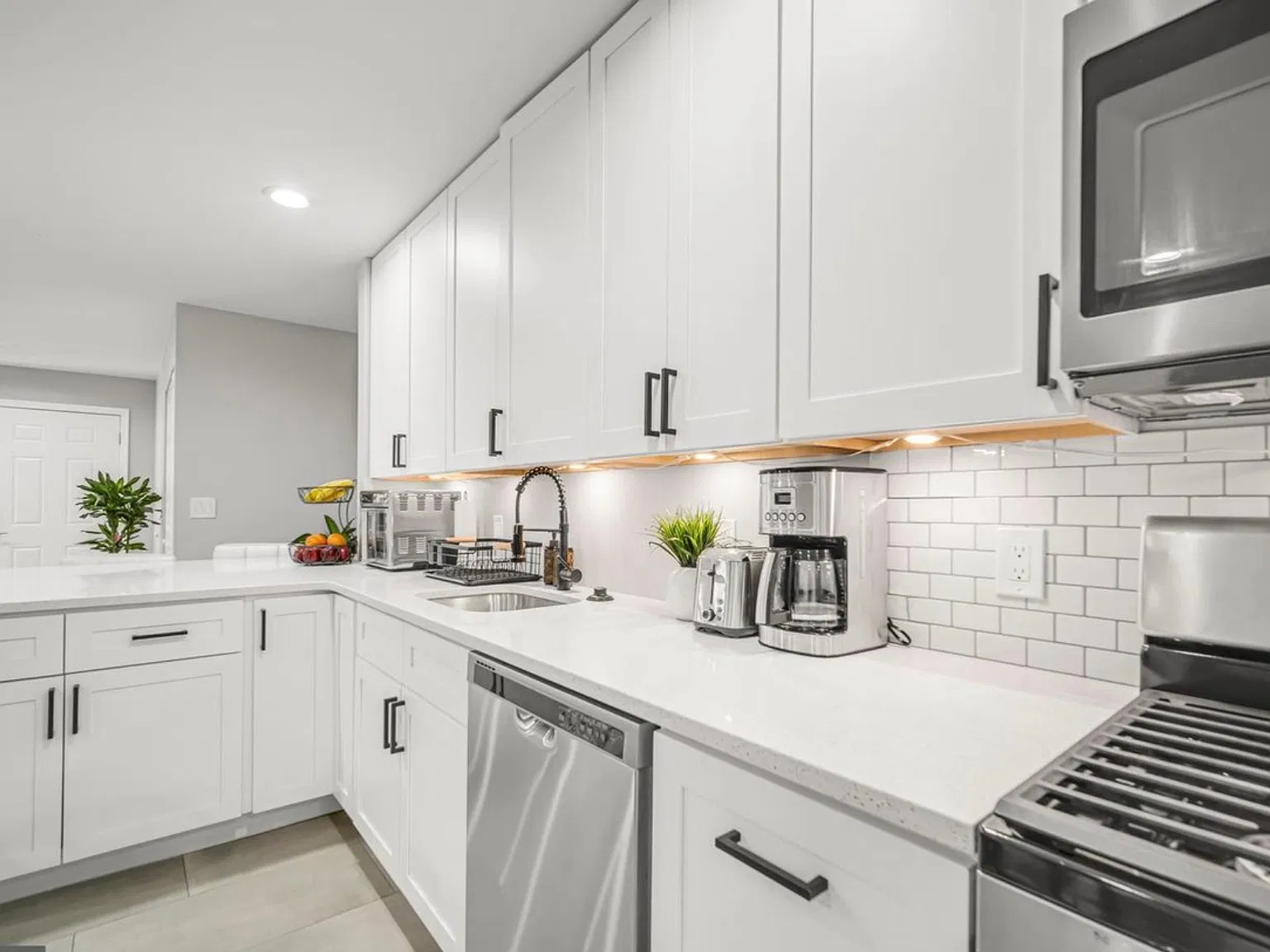 2 bed, 1300 sqft, $1,700 — Photo 4