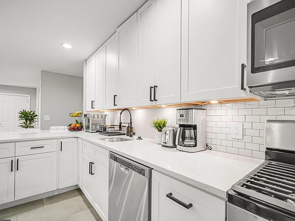 4th image of 2549 Shelmire Ave