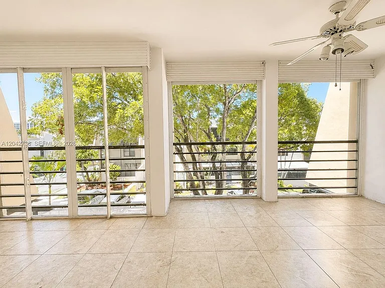 20200 W Country Club Dr #Penthouse 16 — Photo 22