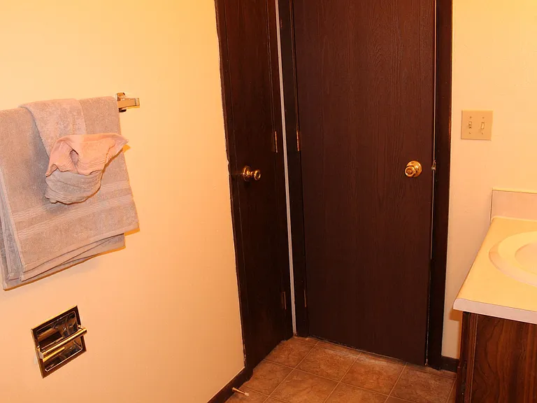 Windsor Crest Apartments — Photo 71
