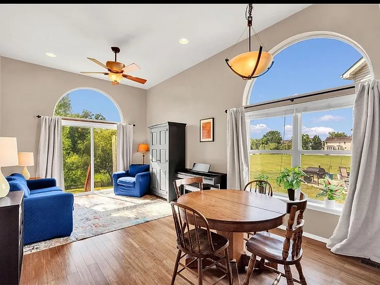 836 Wayland Dr — Photo 4
