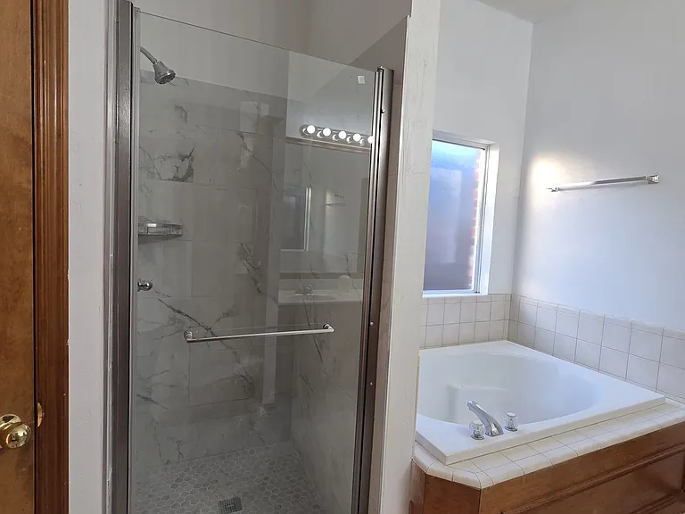 1001 Oak Creek Dr — Photo 11
