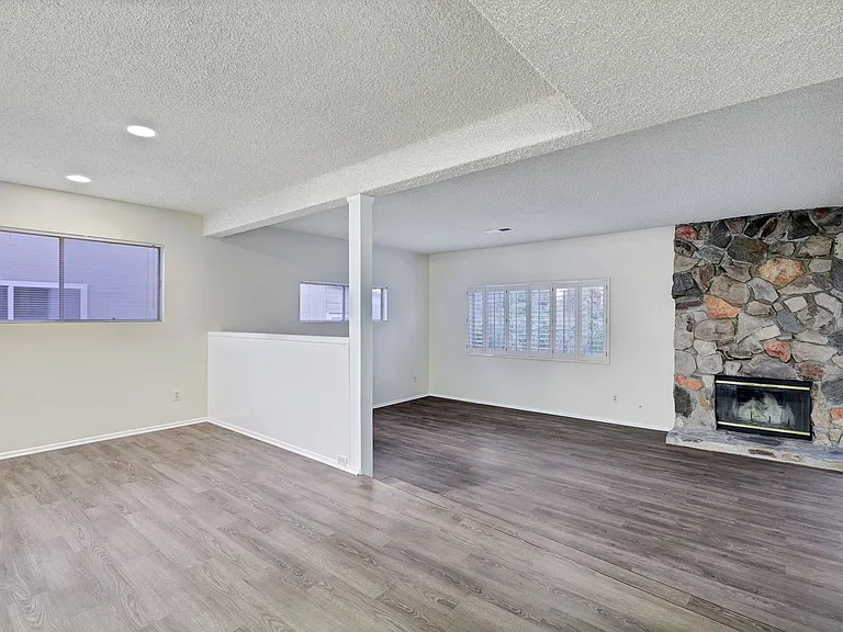 9767 Rhea Ave — Photo 3