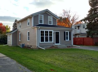 707 Roland St, Oconomowoc, WI 53066