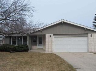 6134 Thornridge Ln, Greendale, WI 53129