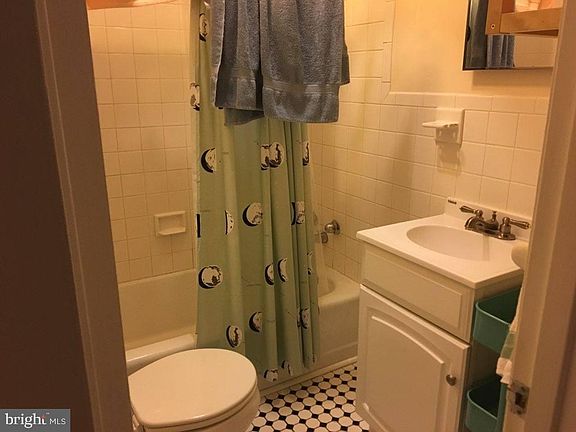 5th image of 7021 Mower St #1