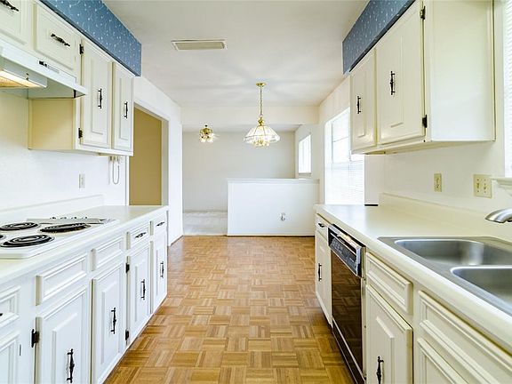 2nd image of 2118 Baltimore Dr