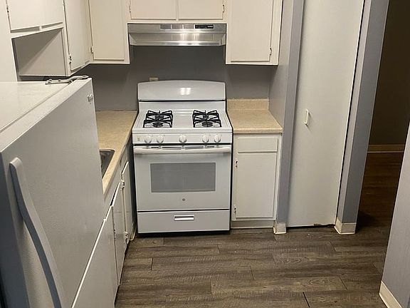 3rd image of 757 Belmont Blvd APT 105