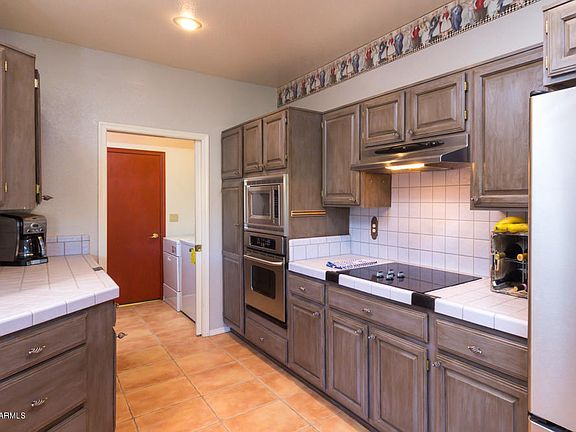 3rd image of 1203 E Camino Diestro