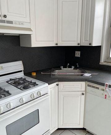 3rd image of 15002 Goethals Ave #43D