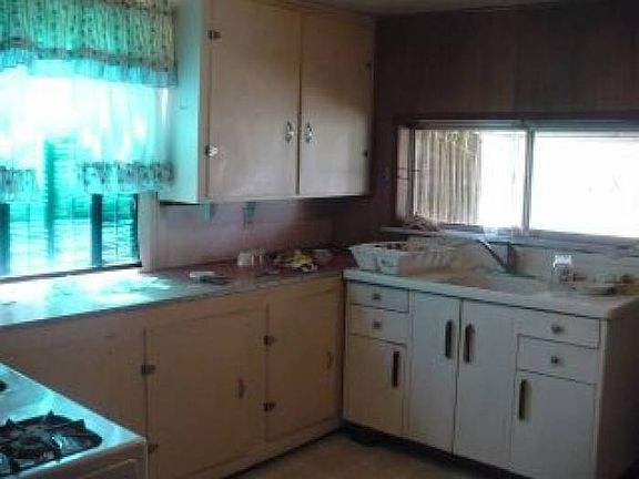 Kitchen House 1