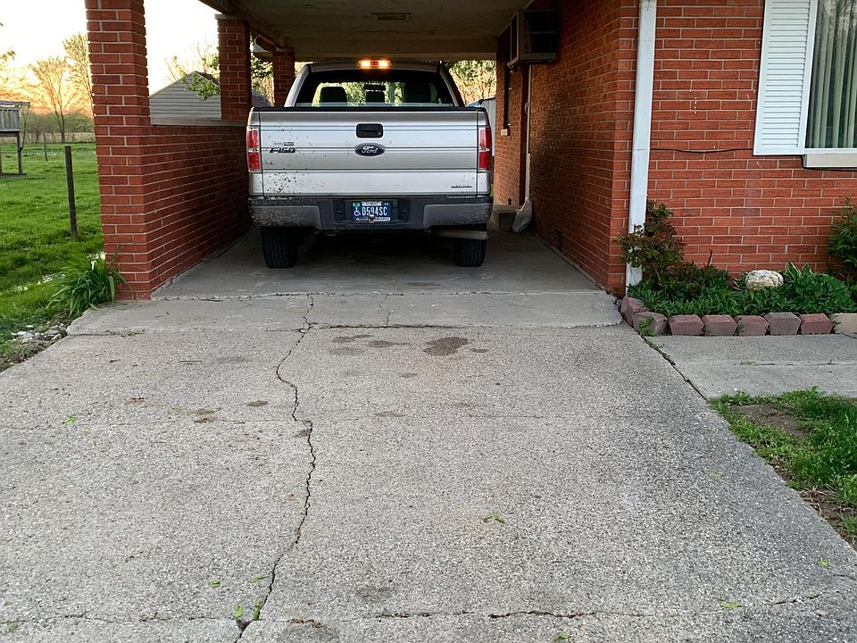 2nd image of 9460 Huggin Hollow Rd
