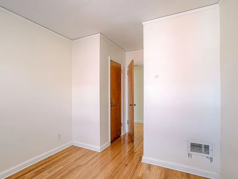 558 S 34th St — Photo 18