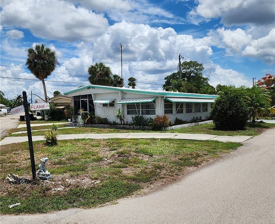 1st image of 136 Amber Ave