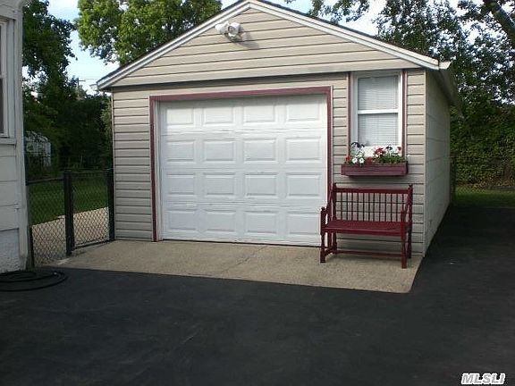 3rd image of 25 Barbara Dr