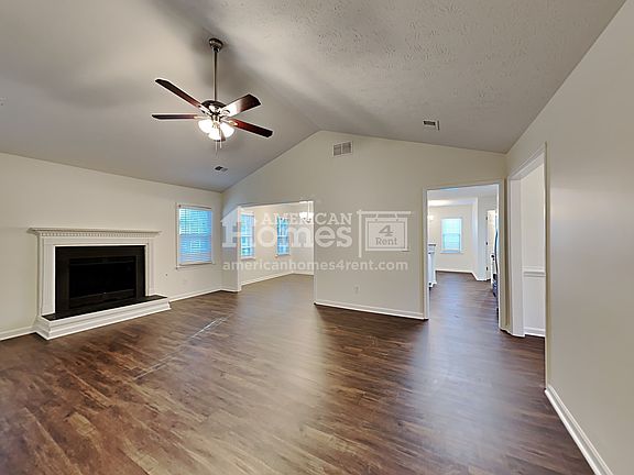 3rd image of 4240 Fox Chase Dr