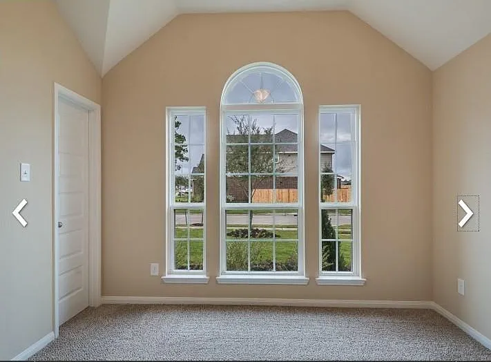 15310 Montreal Dr — Photo 13