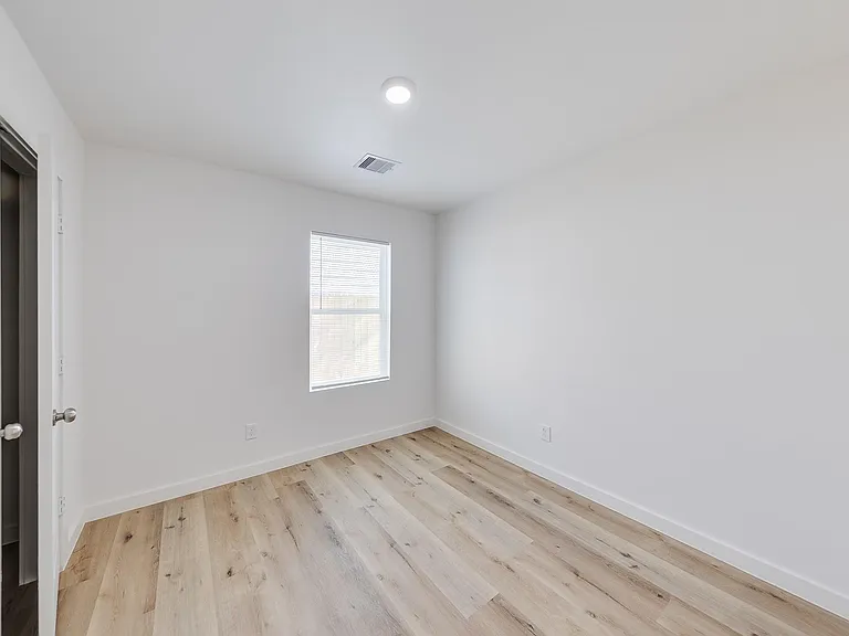 3635 Ward St — Photo 20