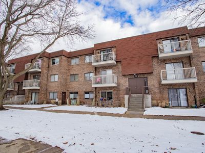 705 W Central Rd APT C7, Mount Prospect, IL, 60056