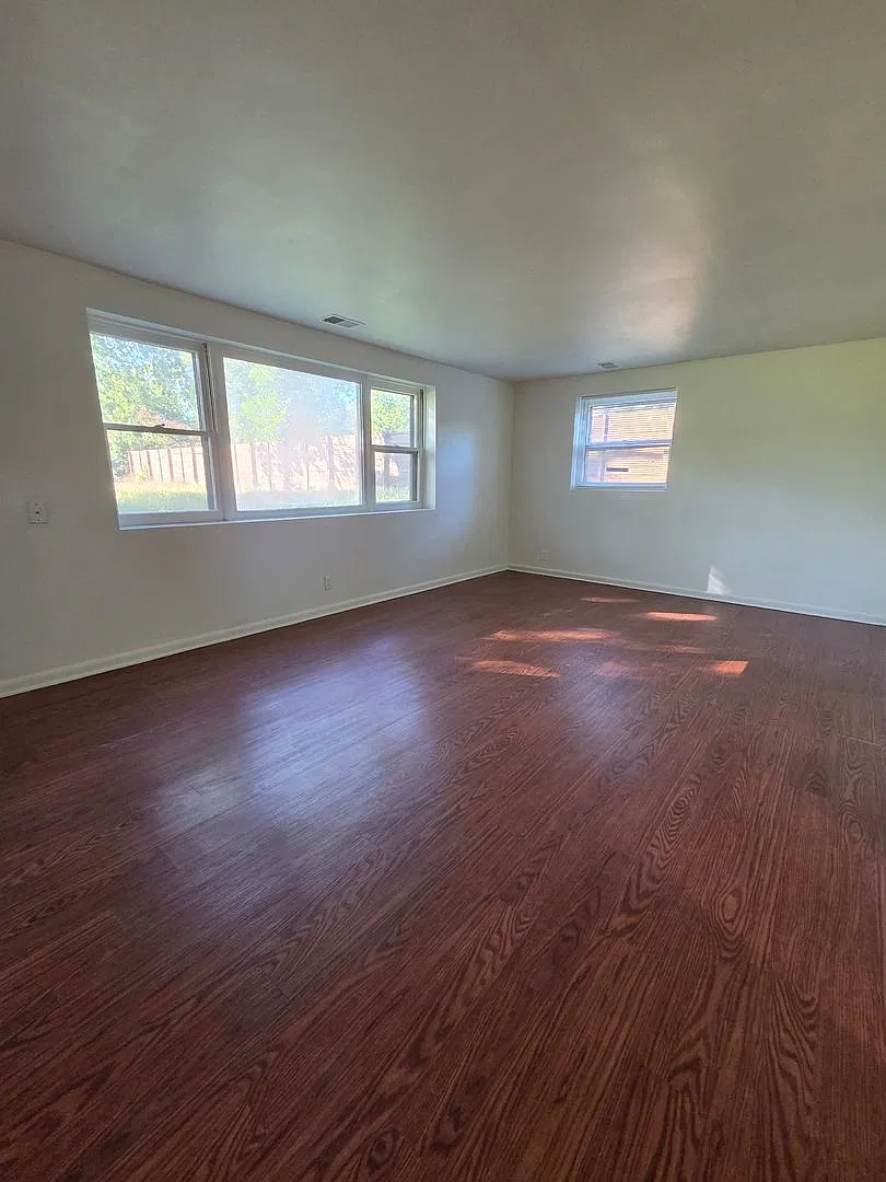 2 bed, 1.0 bath, 900 sqft, $1,150 — Photo 4