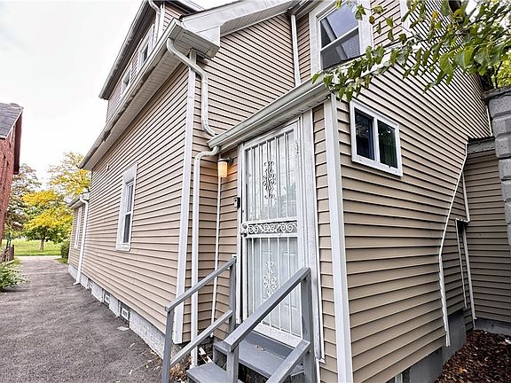 2nd image of 12405 Signet Ave
