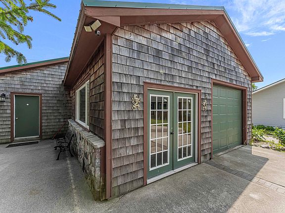 3rd image of 9390 S Lake Leelanau Dr