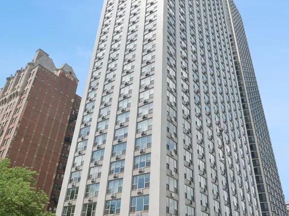 1550 N Lake Shore Dr APT 2E, Chicago, IL 60610