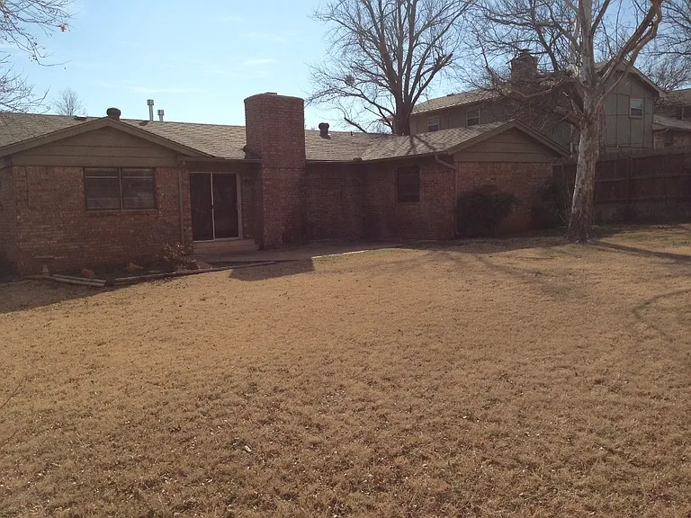 343 Woodcrest Dr — Photo 13