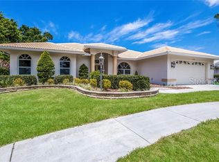 4900 Oak Pointe Way, Sarasota, FL 34233