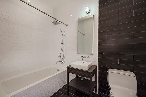 Rented by Bold New York | media 64