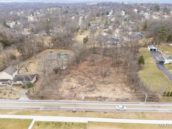 1042 Carman Rd, Ballwin, MO 63021