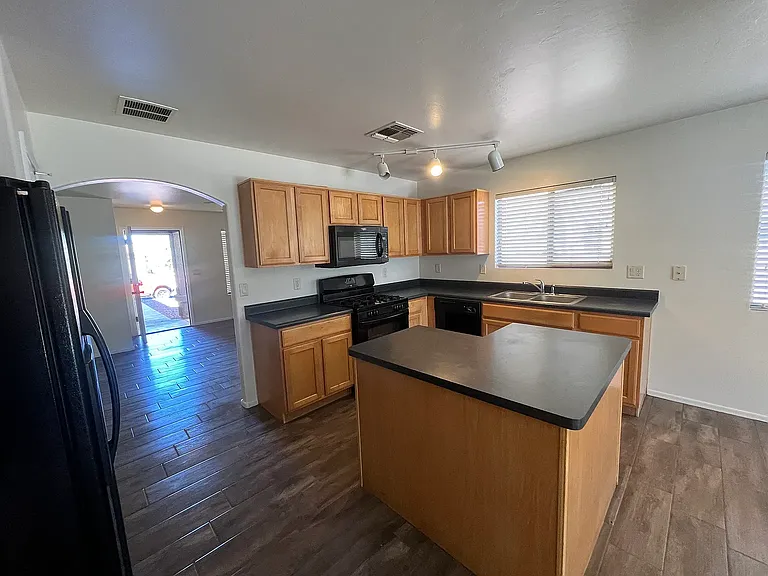 675 W Firehawk Dr — Photo 5