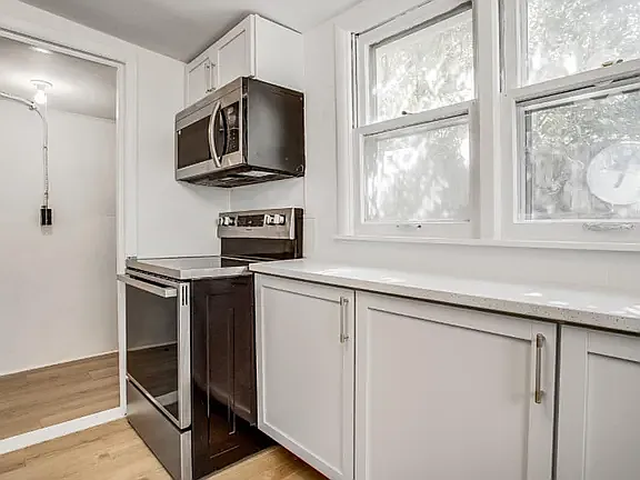 8419 Mercier St — Photo 2