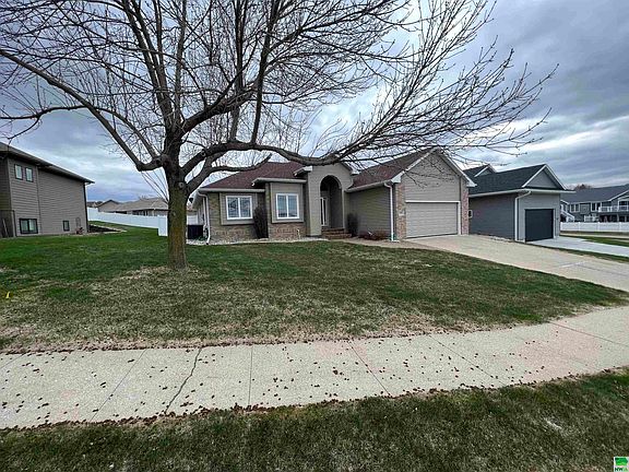 3rd image of 4706 Meadowlark Ln