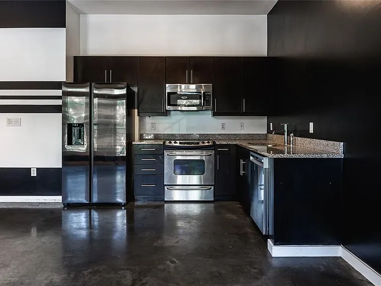 333 Nelson St SW #201 — Photo 4