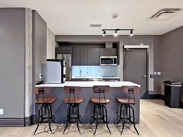 608 Richmond St W #1402 — Photo 39