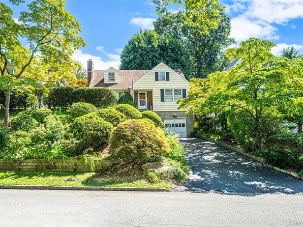 93 Avenue C, Port Washington, NY 11050